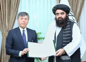 سفیر جدید ازبیکستان، اعتبارنامه خود را به  امیرخان متقی سپرد