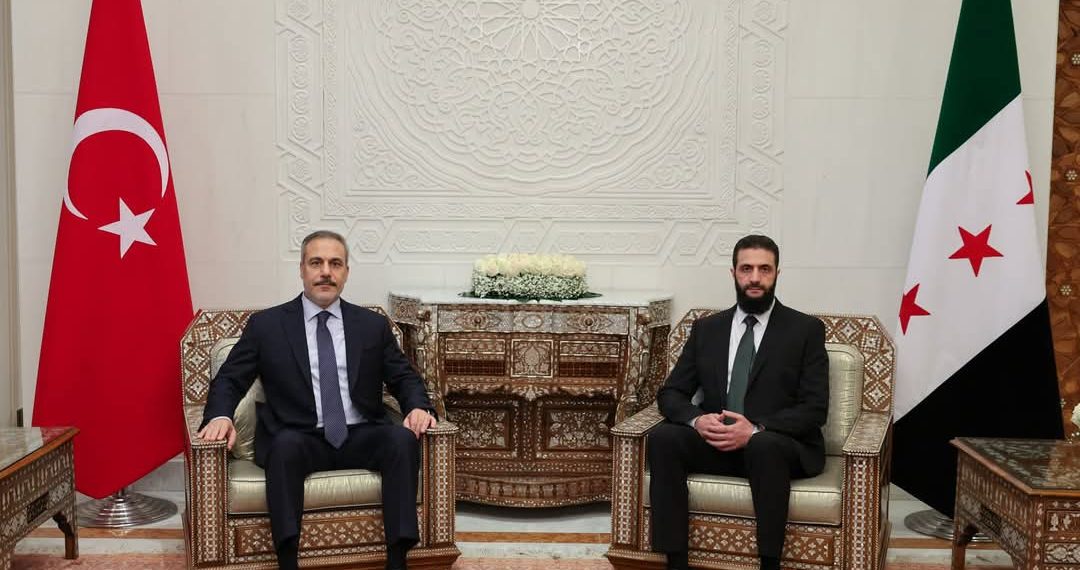 وزیر خارجه‌ی ترکیه با احمد شرع، رهبر هیأت تحریر شام دیدار کرد