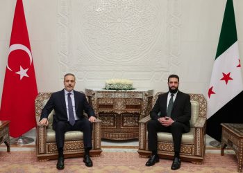 وزیر خارجه‌ی ترکیه با احمد شرع، رهبر هیأت تحریر شام دیدار کرد