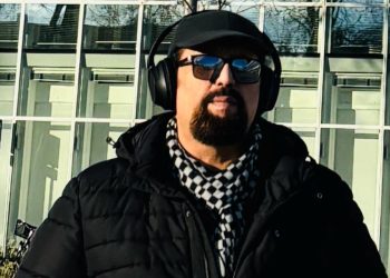 دیکتاتورِ بی‌ادب و دموکراتِ متقلب