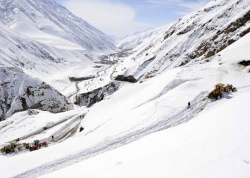 برف‌کوچ در پنجشیر؛ دوکارگر معدن جان باختند