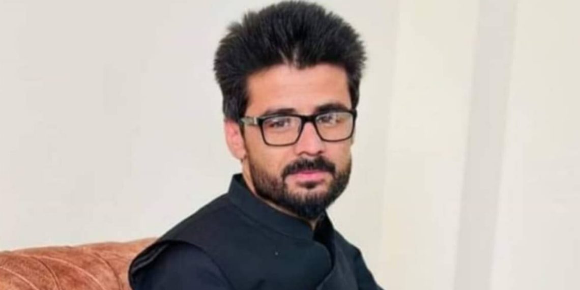 مرکز خبرنگاران افغانستان از بازداشت مدیر مسئول رادیو خوشحال در غزنی، خبر داد