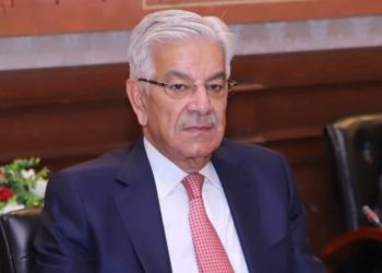 وزیر دفاع پاکستان: حملات ما در خاک افغانستان”مشروع” است